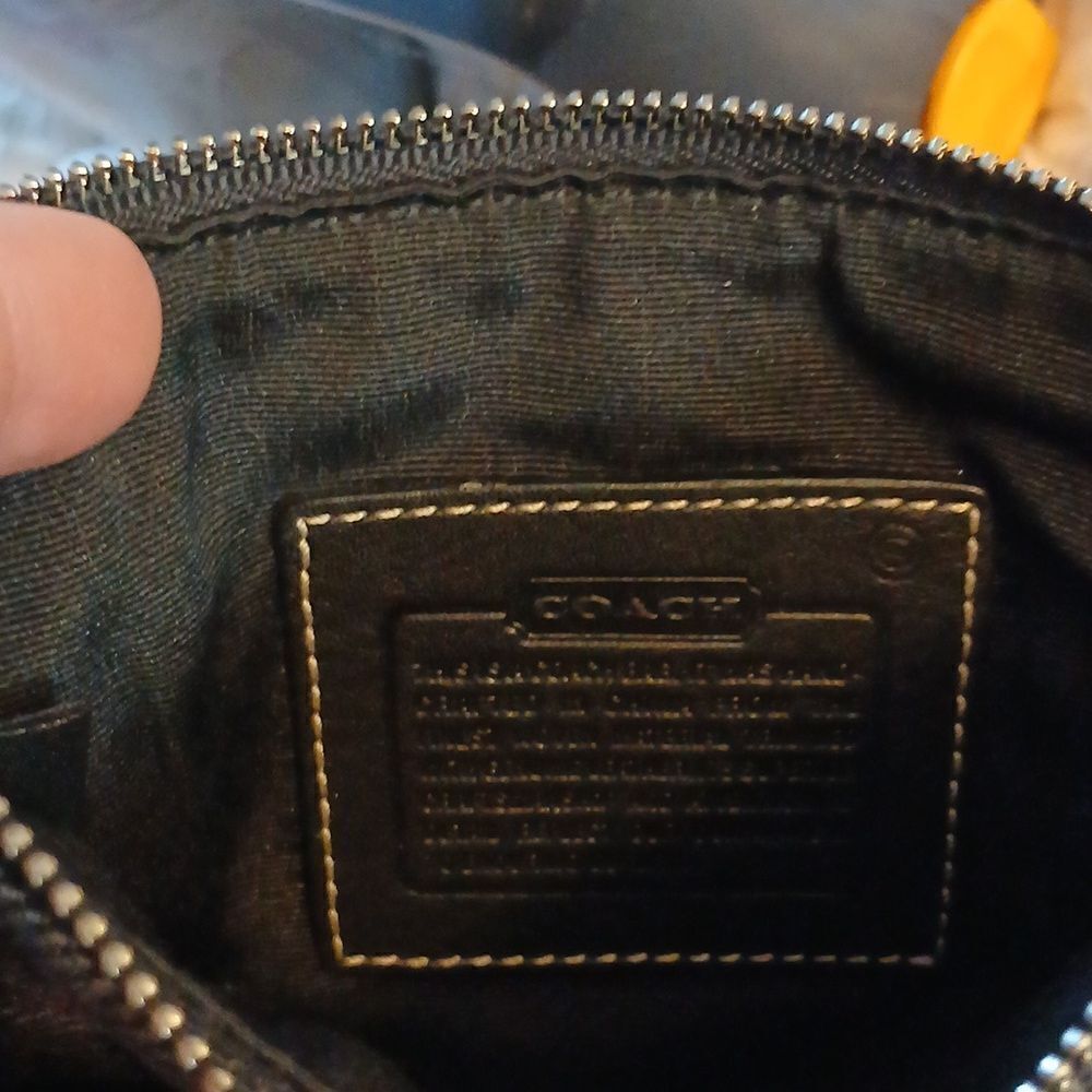 Coach   - Picture 4 of 6